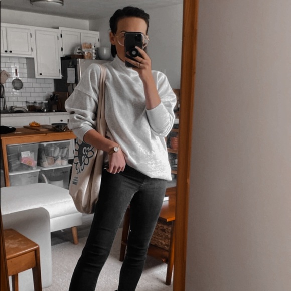 Meet your Posher, Danielle - Picture 2 of 4